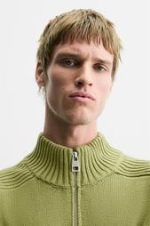 HIGH NECK QUARTER-ZIP SWEATER