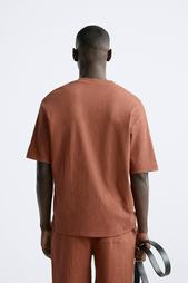 TEXTURED T-SHIRT