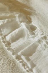 LINEN RUFFLE BEDSPREAD